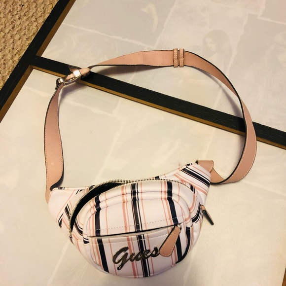 Guess Fanny pack - Picture 3 of 3